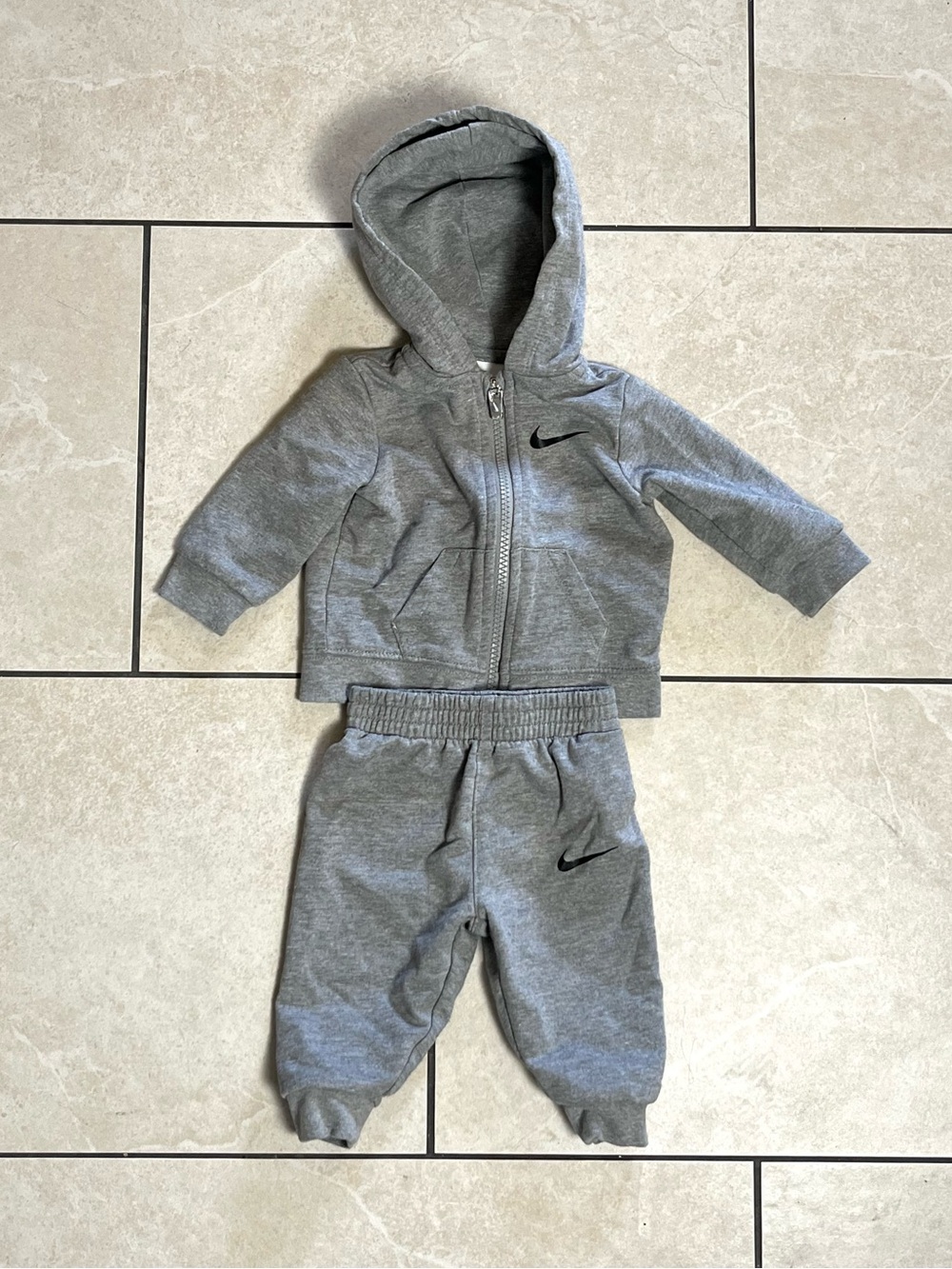 Nike Baby 2 Piece Sweatsuit Size 3M